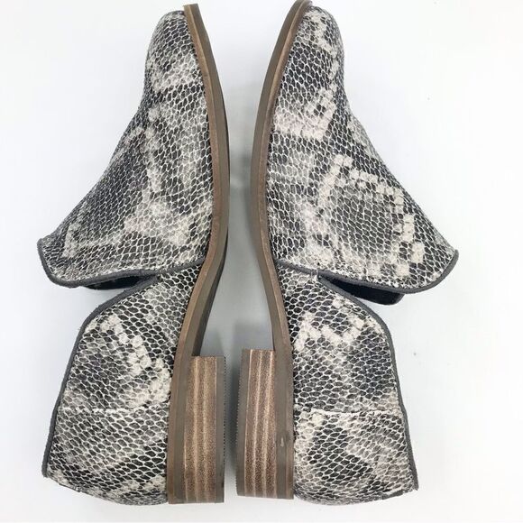 TOMS Shaye Gray Faux Snakeskin Print Slip On Low Profile Loafer Shoes - Picture 6 of 16